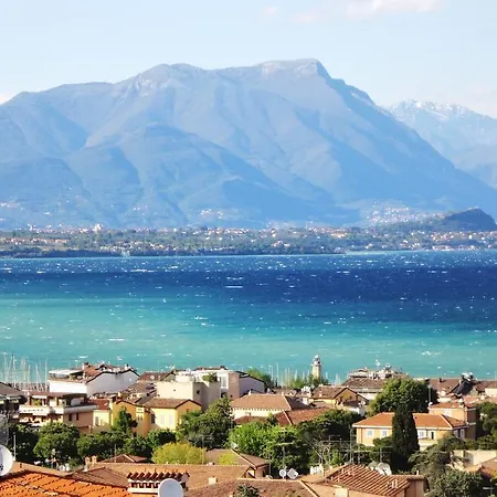 Panoramapartment デセンツァーノ・デル・ガルダ