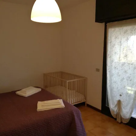 Panoramapartment アパート デセンツァーノ・デル・ガルダ